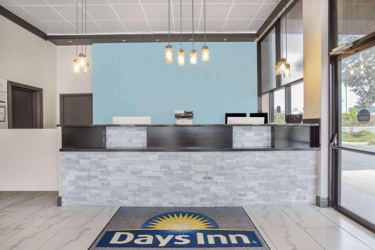 Days Inn By Wyndham N Orlando/Casselberry Fern Park Exterior photo